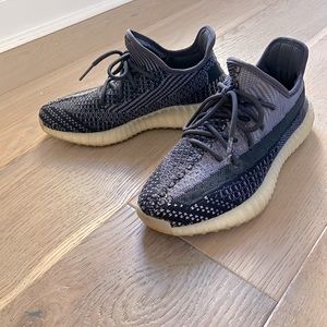 Mens Yeezy Boost 350 v2